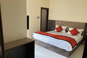 Hotel Frontier Royal