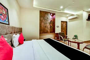 Hotel Frontier Royal