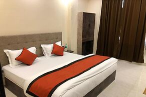 Hotel Frontier Royal