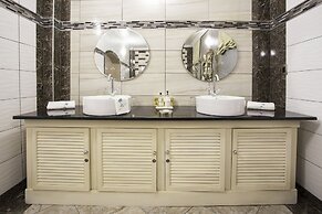 The Royal Palm Bed & Breakfast