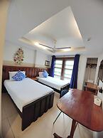 Ferellee Beachfront Inn