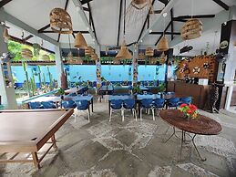 Ferellee Beachfront Inn