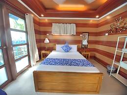 Ferellee Beachfront Inn