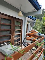 Ferellee Beachfront Inn