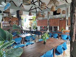 Ferellee Beachfront Inn