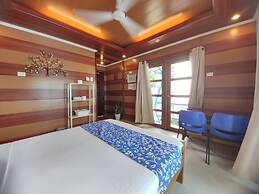 Ferellee Beachfront Inn
