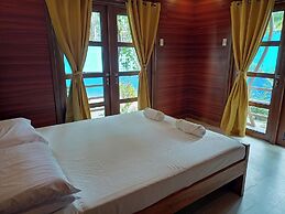 Ferellee Beachfront Inn