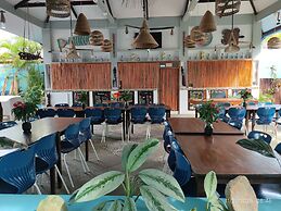 Ferellee Beachfront Inn