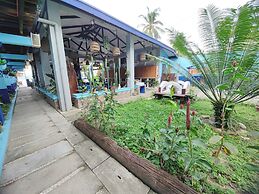 Ferellee Beachfront Inn
