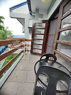 Ferellee Beachfront Inn