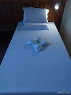 Ferellee Beachfront Inn