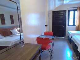 Ferellee Beachfront Inn