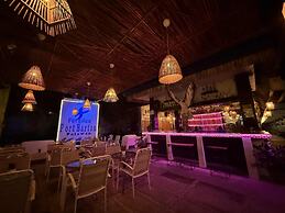 Ferellee Beachfront Inn