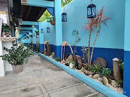 Ferellee Beachfront Inn