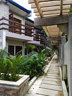 Ferellee Beachfront Inn