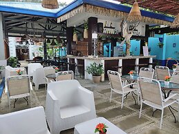 Ferellee Beachfront Inn