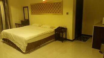 Dream Inn Hotel and Suites