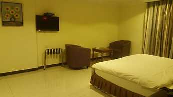 Dream Inn Hotel and Suites