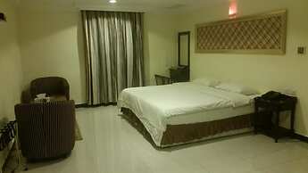 Dream Inn Hotel and Suites