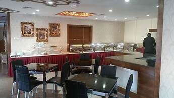 Dream Inn Hotel and Suites