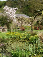Cwm Irfon Lodge Cottages