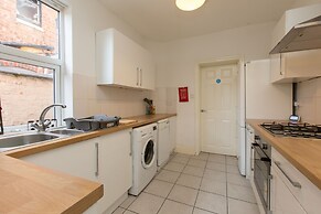 Townhouse @ 27 Electricity St Crewe