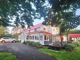 Crabbe Mountain Inn