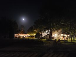 Crabbe Mountain Inn