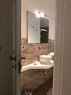 Dependance tra gli ulivi