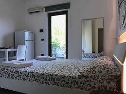 Dependance tra gli ulivi