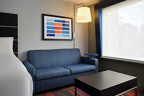 Holiday Inn Express & Suites Brunswick by IHG