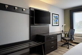 Holiday Inn Express & Suites Brunswick by IHG