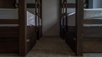 Los Muertos Hostal - Hostel