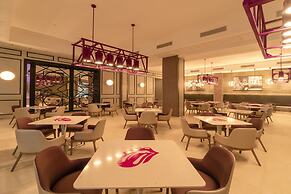 Planet Hollywood Adult Scene Cancun, An Autograph Collection All Inclu