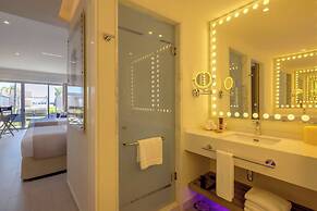 Planet Hollywood Adult Scene Cancun, An Autograph Collection All Inclu