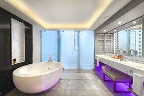 Planet Hollywood Adult Scene Cancun, An Autograph Collection All Inclu