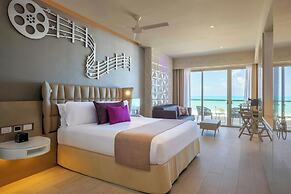 Planet Hollywood Adult Scene Cancun, An Autograph Collection All Inclu