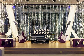 Planet Hollywood Adult Scene Cancun, An Autograph Collection All Inclu