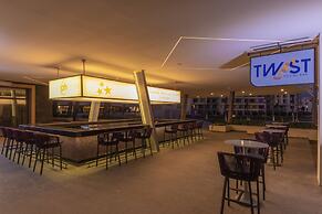 Planet Hollywood Adult Scene Cancun, An Autograph Collection All Inclu