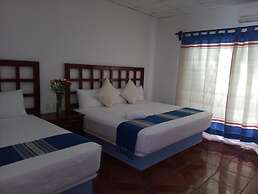 Hotel D Abril