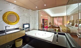 The Royal Pinnacle Hotel