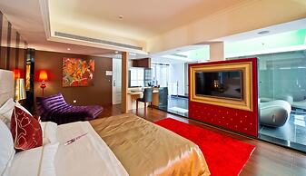 The Royal Pinnacle Hotel