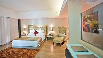 The Royal Pinnacle Hotel