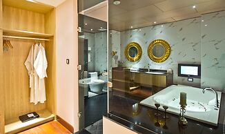 The Royal Pinnacle Hotel