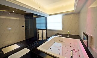 The Royal Pinnacle Hotel