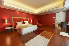 The Royal Pinnacle Hotel