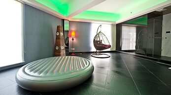 The Royal Pinnacle Hotel