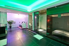 The Royal Pinnacle Hotel