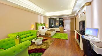 The Royal Pinnacle Hotel