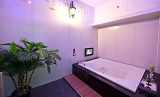 The Royal Pinnacle Hotel